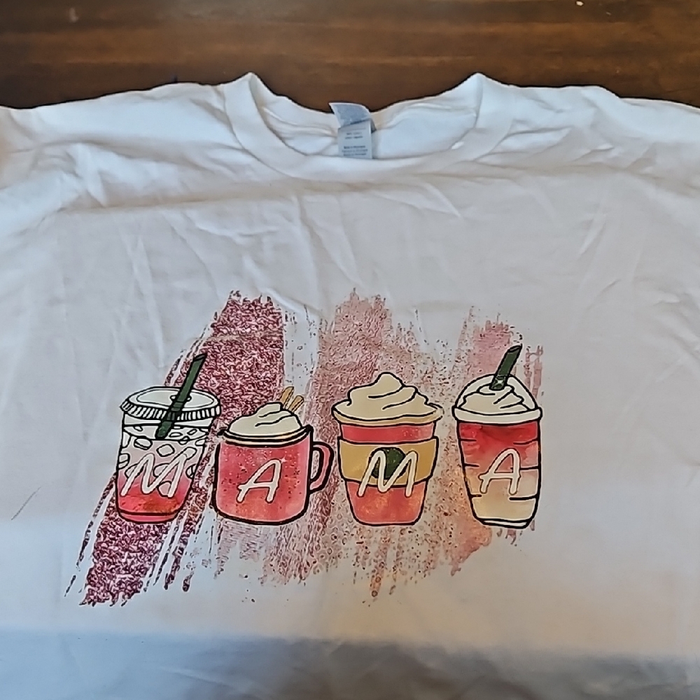 T shirt with Mama design